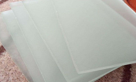 Anti-Skidding Clear Colored Etched Wine Glasses For Home Furniture/Building/Office Decoration