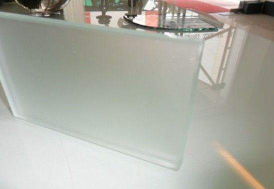 Anti-Skidding Clear Colored Etched Wine Glasses For Home Furniture/Building/Office Decoration
