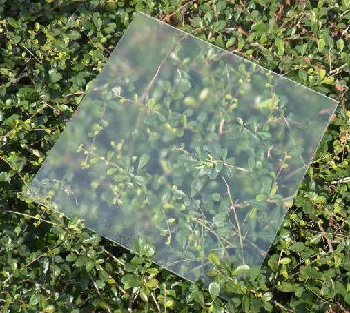 Hot Sale 3.2mm-4mm Ultra Clear Low Iron Tempered Solar Glass for Solar Panels